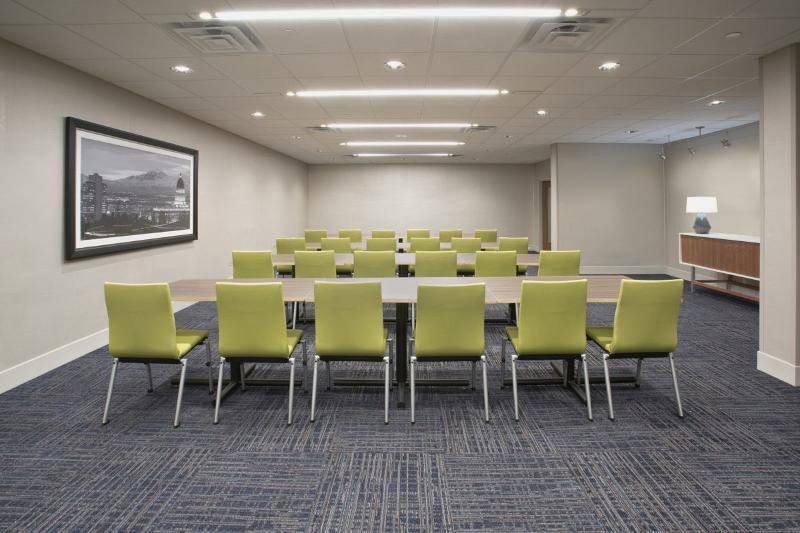 Holiday Inn Express & Suites - Florence - Cincinnati Airport By Ihg Bagian luar foto